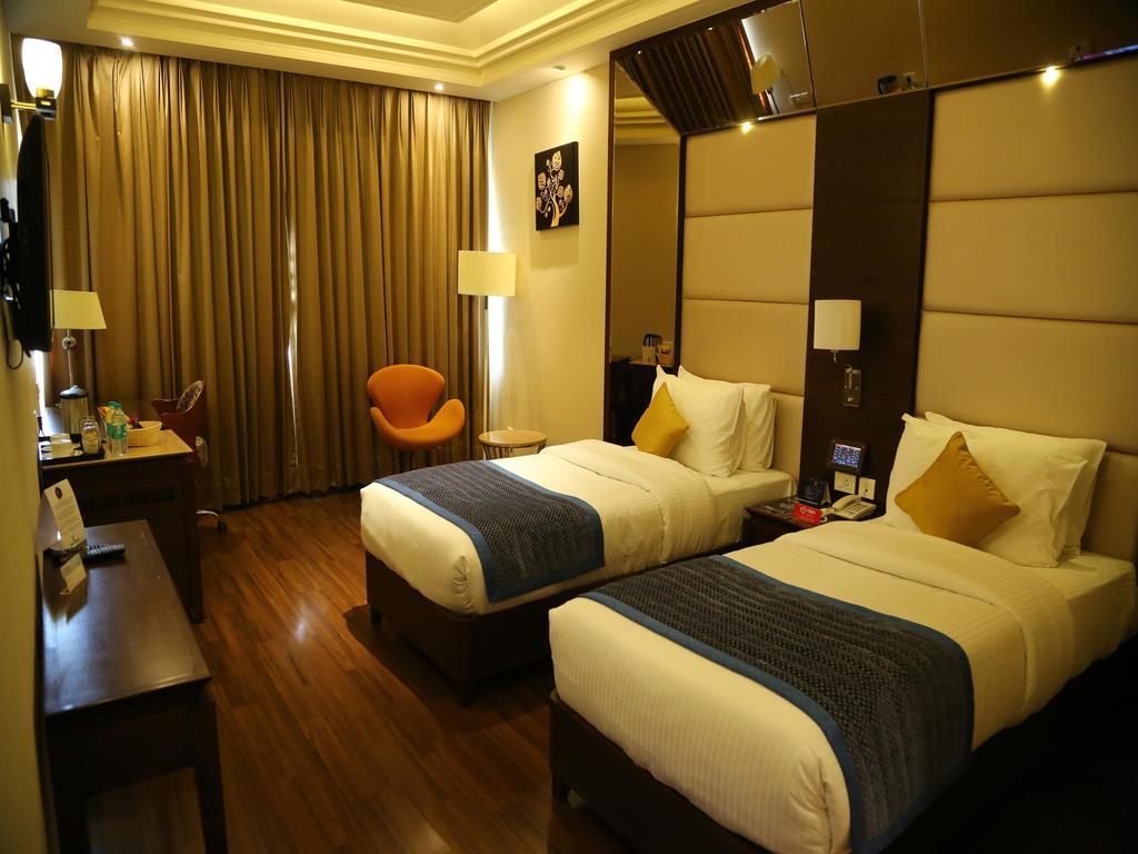 Oyo Premium Panchkula Sector 5 Hotel Phòng bức ảnh