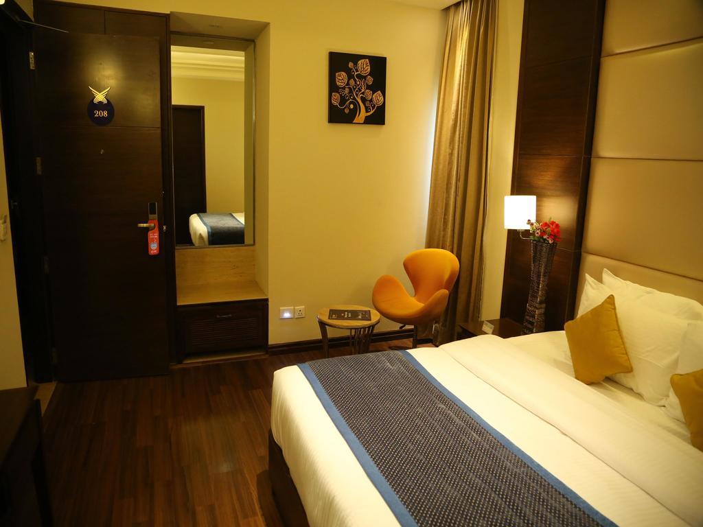 Oyo Premium Panchkula Sector 5 Hotel Phòng bức ảnh