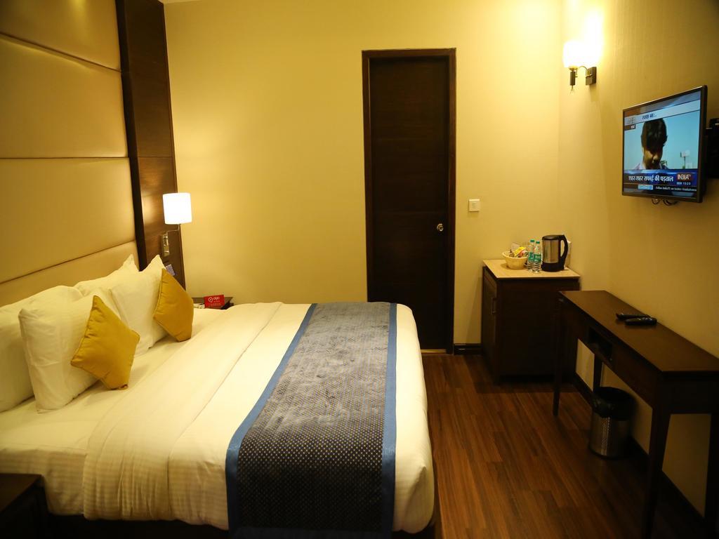Oyo Premium Panchkula Sector 5 Hotel Phòng bức ảnh